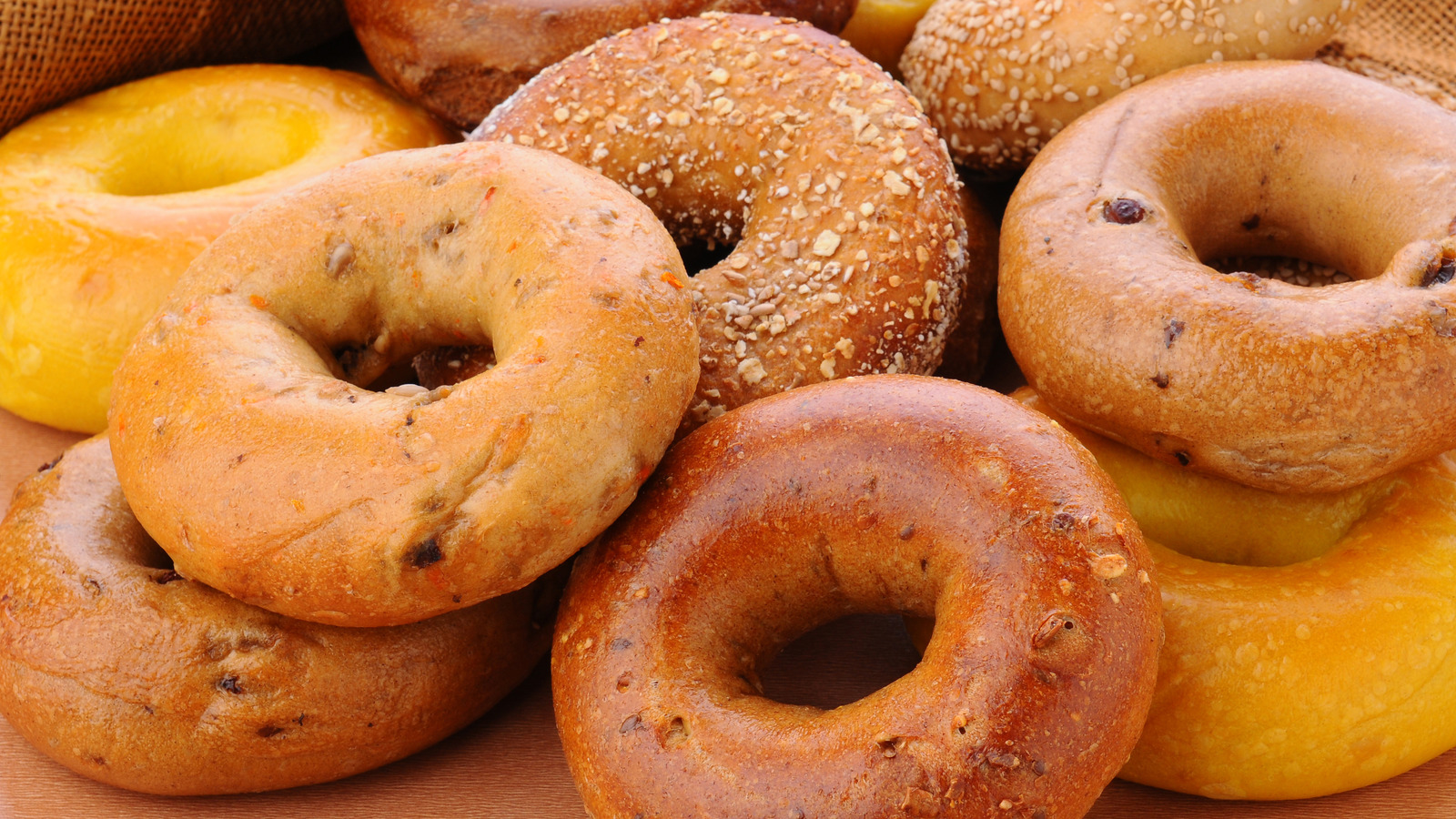 1-in-3-people-thinks-this-is-the-best-bagel-flavor