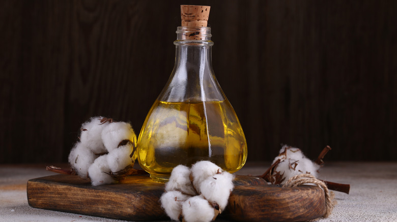 natural cotton and cottonseed oil