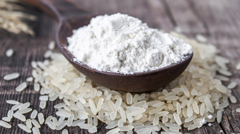 Rice flour with raw rice