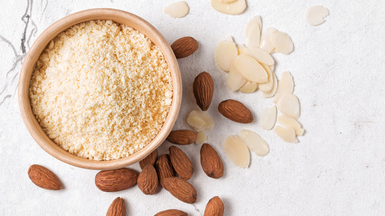 Almond flour with almonds