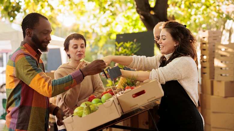 Farmer's market shopping