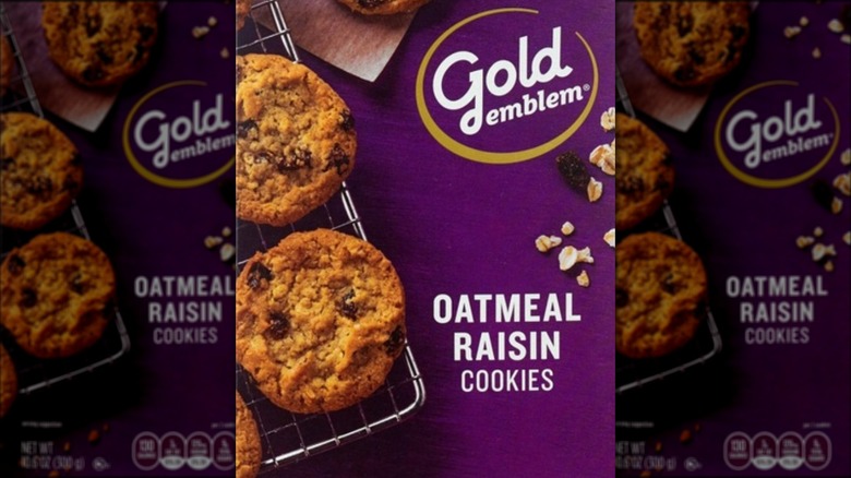 gold emblem oatmeal raisin cookies