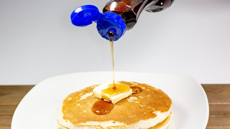 pancakes with syrup