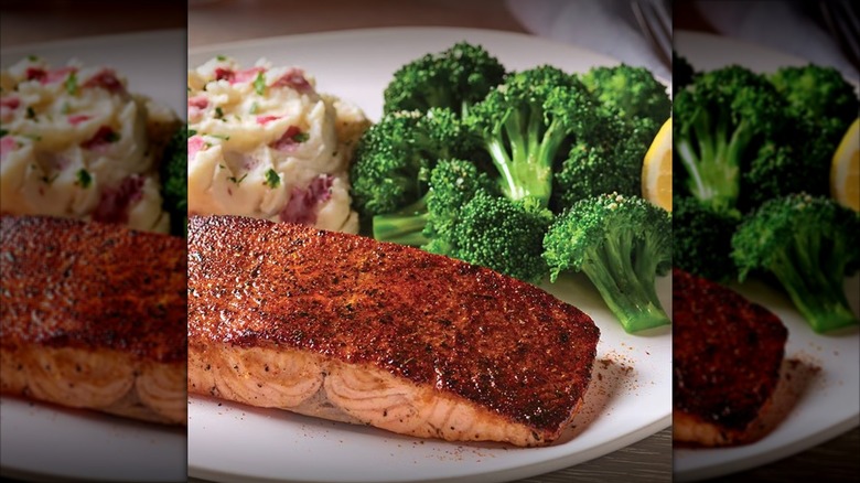 Salmon with broccoli and mashed potatoes