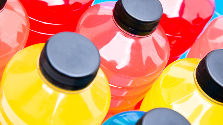 Label-less Sports Drink Tops
