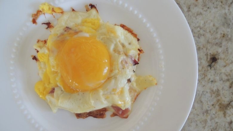 plate of ham and cheese cloud egg