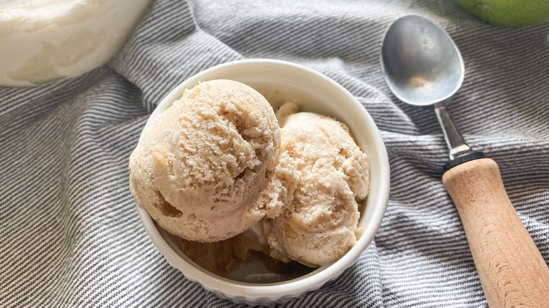 ice cream in bowl 