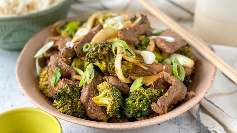 beef with broccoli in bowl