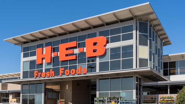 H-E-B storefront