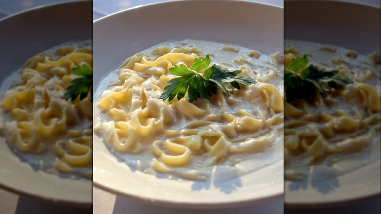 Rosebud Restaurants fettuccine Alfredo