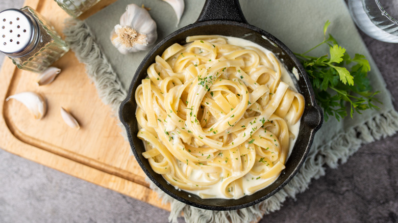 fettuccine alfredo cast iron pan