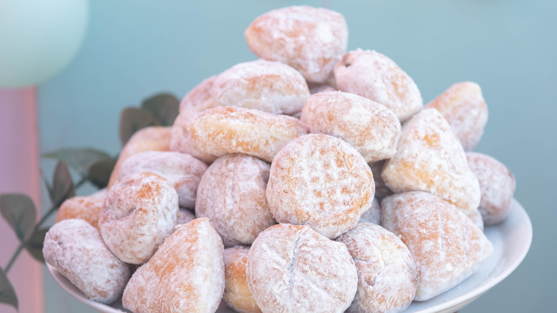 stack of snowball cookies