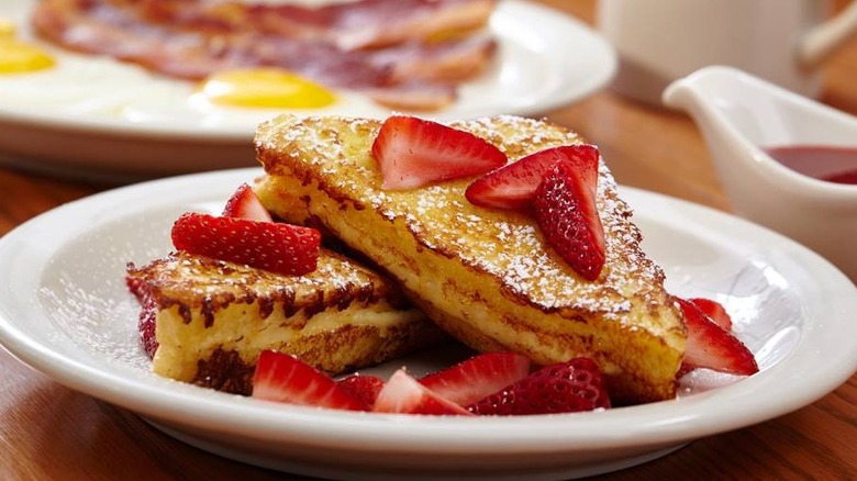 French toast with strawberries and cream