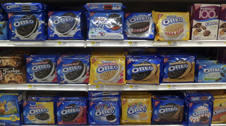 Packets of Oreos on shelves