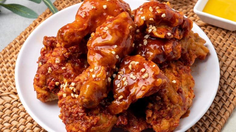 fried chicken with sauce