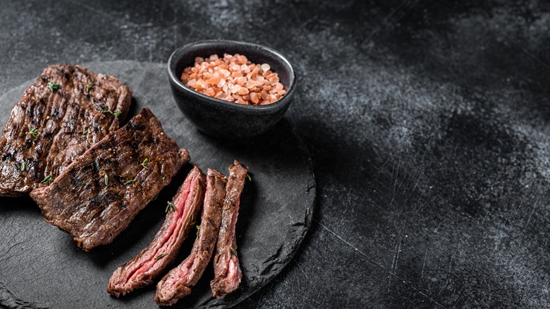 sliced grilled skirt steak