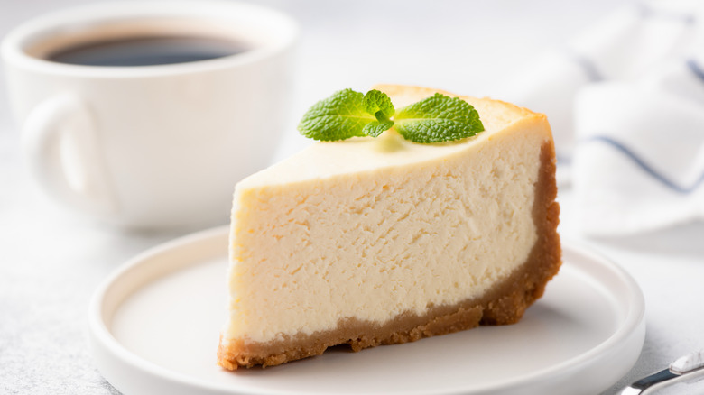 Plain cheesecake and coffee