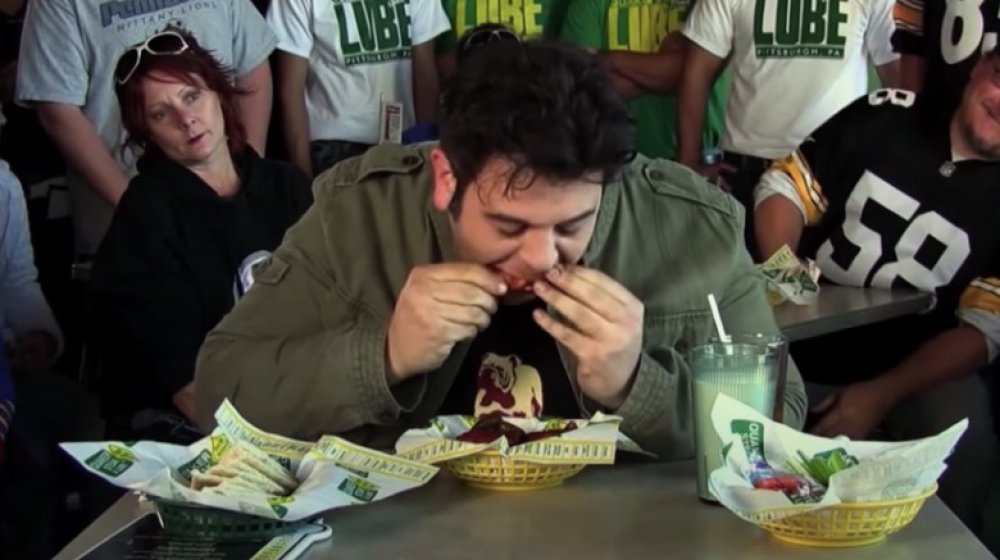 atomic hot wings adam richman