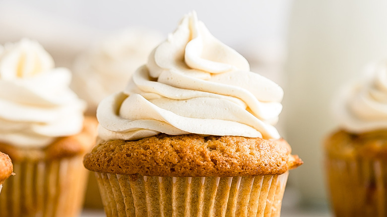 Cupcakes with buttercream frosting