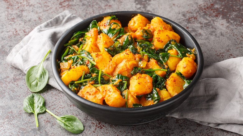 bowl of saag aloo