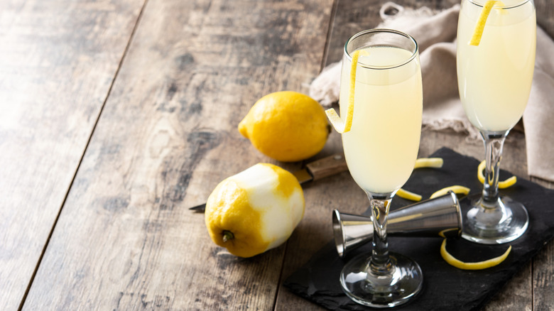 French 75 cocktail with Champagne