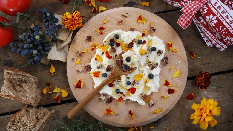 butter board with bread