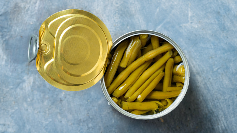 opened can of green beans