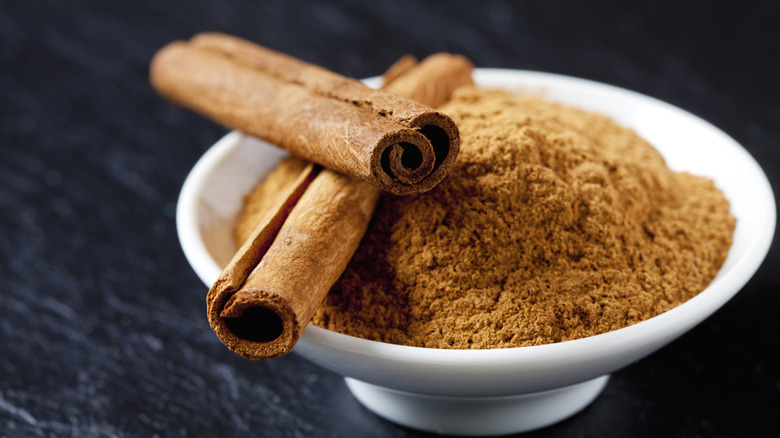 ground and whole cinnamon