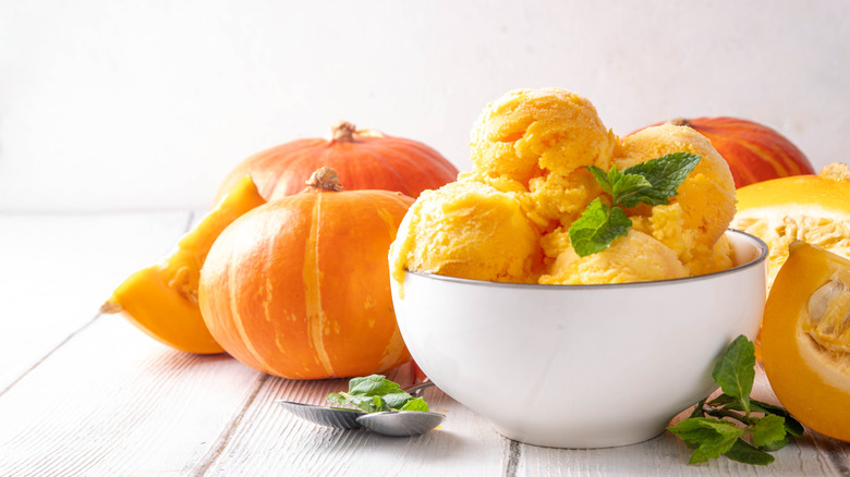 Pumpkin ice cream bowl