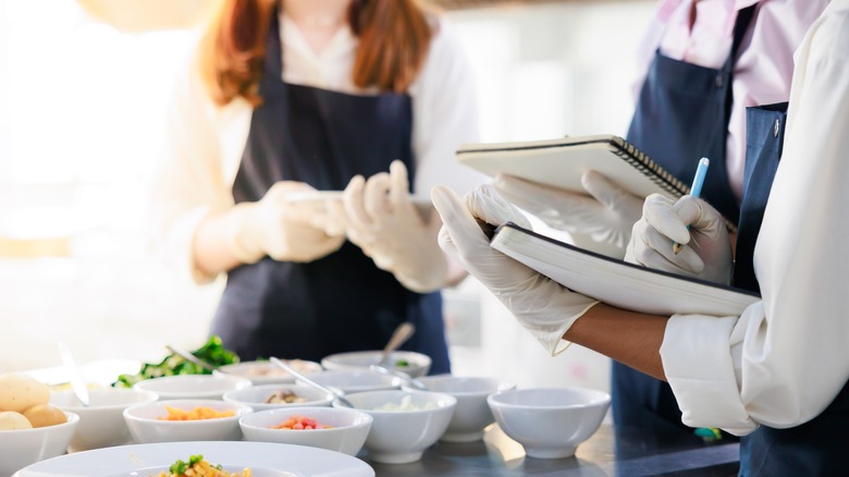 students at culinary school