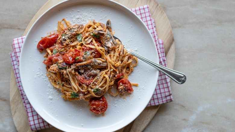 plate of sardine pasta