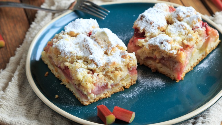 rhubarb cake