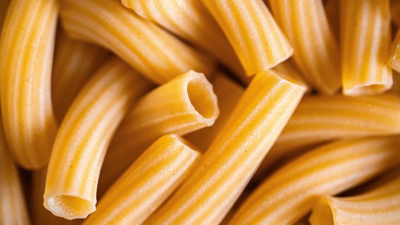 pile of tube pasta