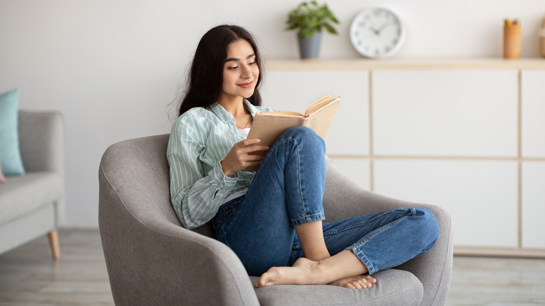 Woman reading