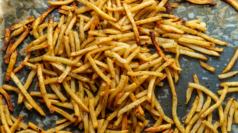 Giant pile of shoestring fries