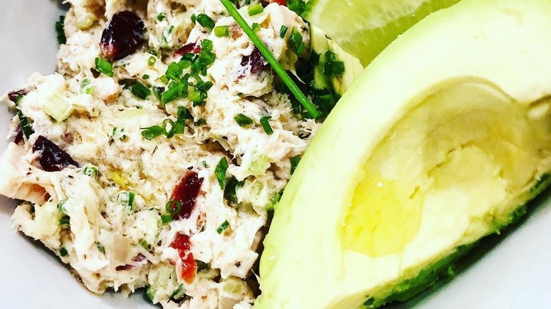 canned tuna with cranberries, lime, avocado, and green onions