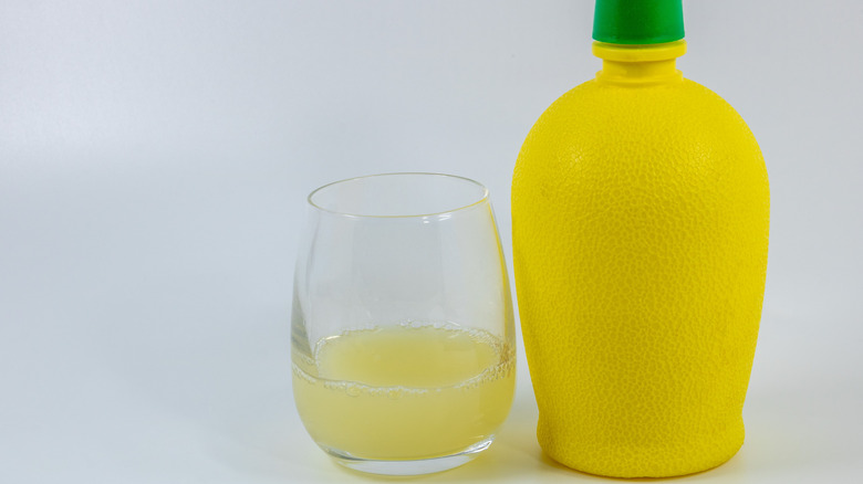 lemon juice with glass