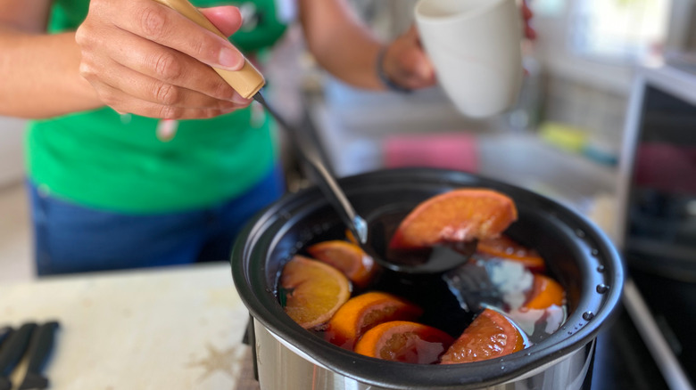 slow cooker mulled wine