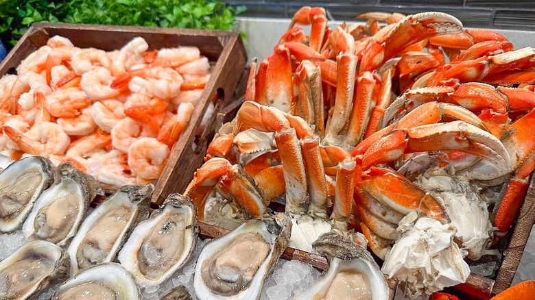 crab, oysters, and shrimp at Cafe Sierra