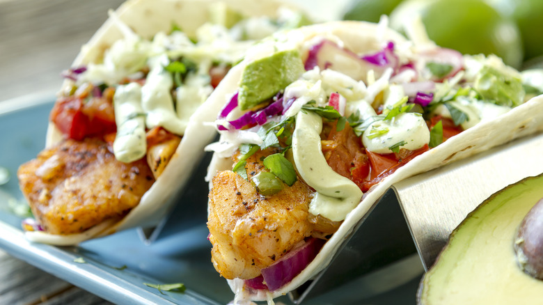 fish tacos with slaw