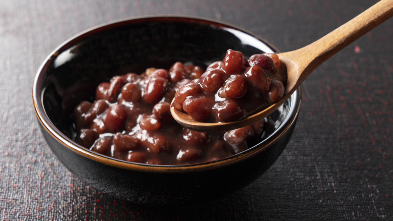 bowl of cooked adzuki beans