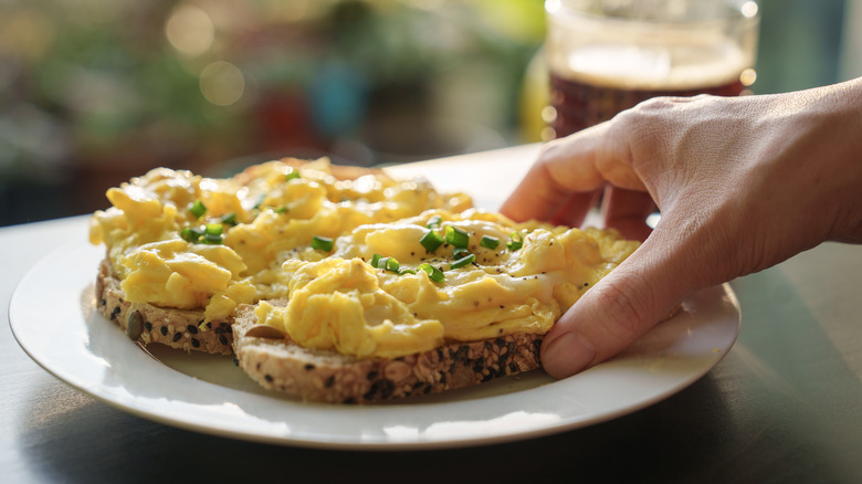 scrambled eggs on toast