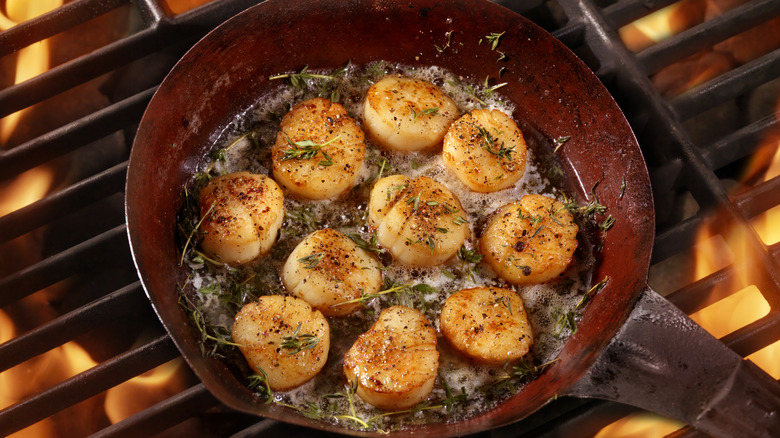 pan-searing scallops