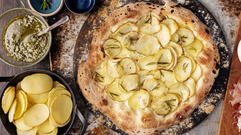 white sauce potato pizza