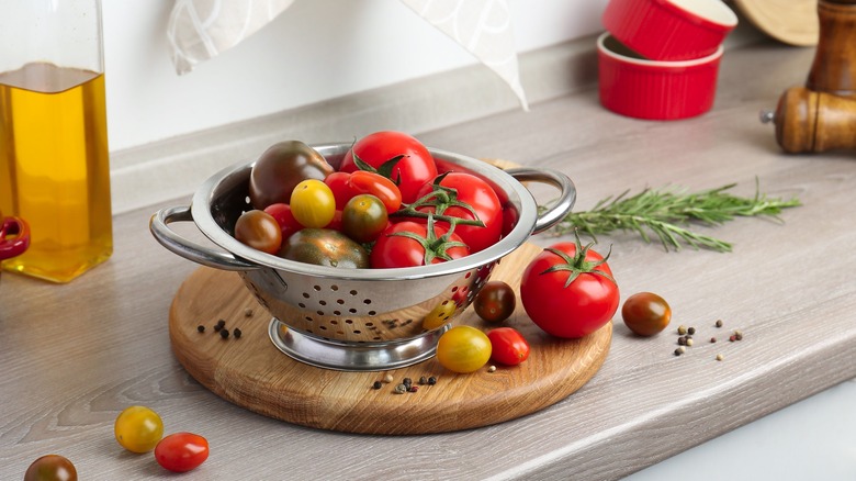 colander with fresh tomatoes