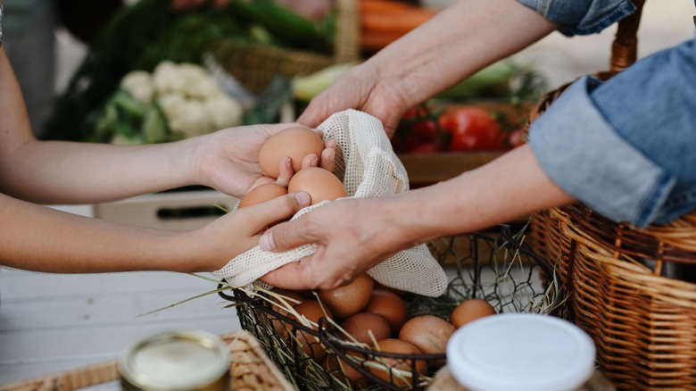 eggs at farmers' market