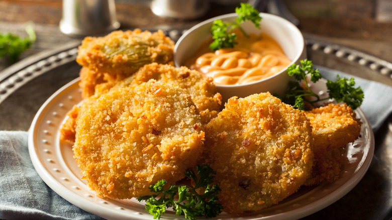 fried green tomatoes and sauce