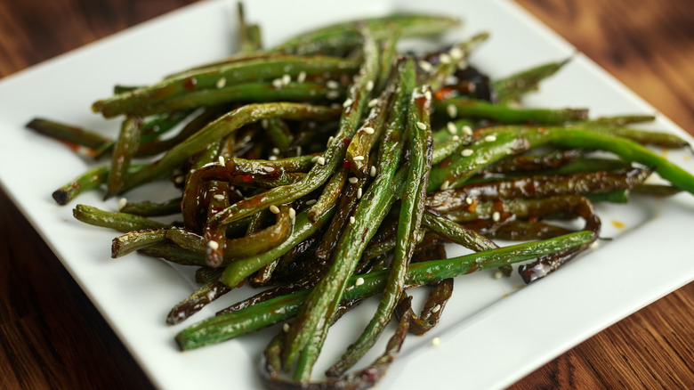 fried and seasoned green beans