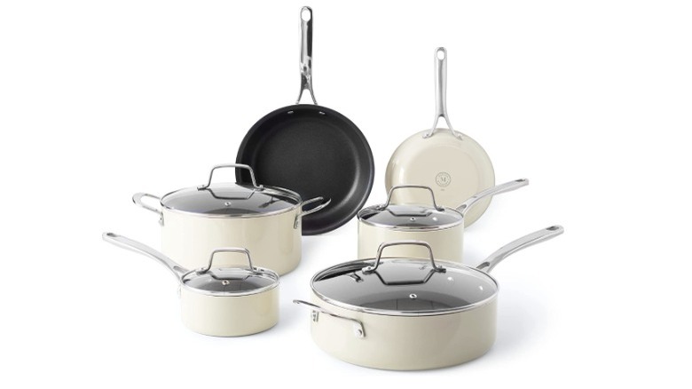 White enamel cookware set