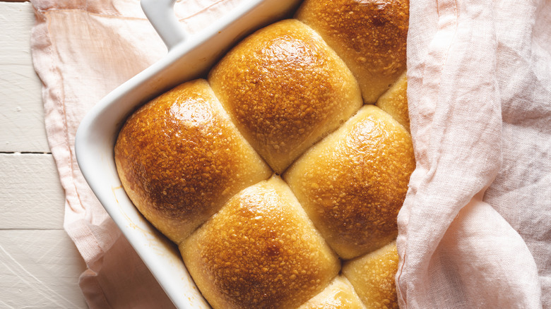 dinner rolls in casserole dish